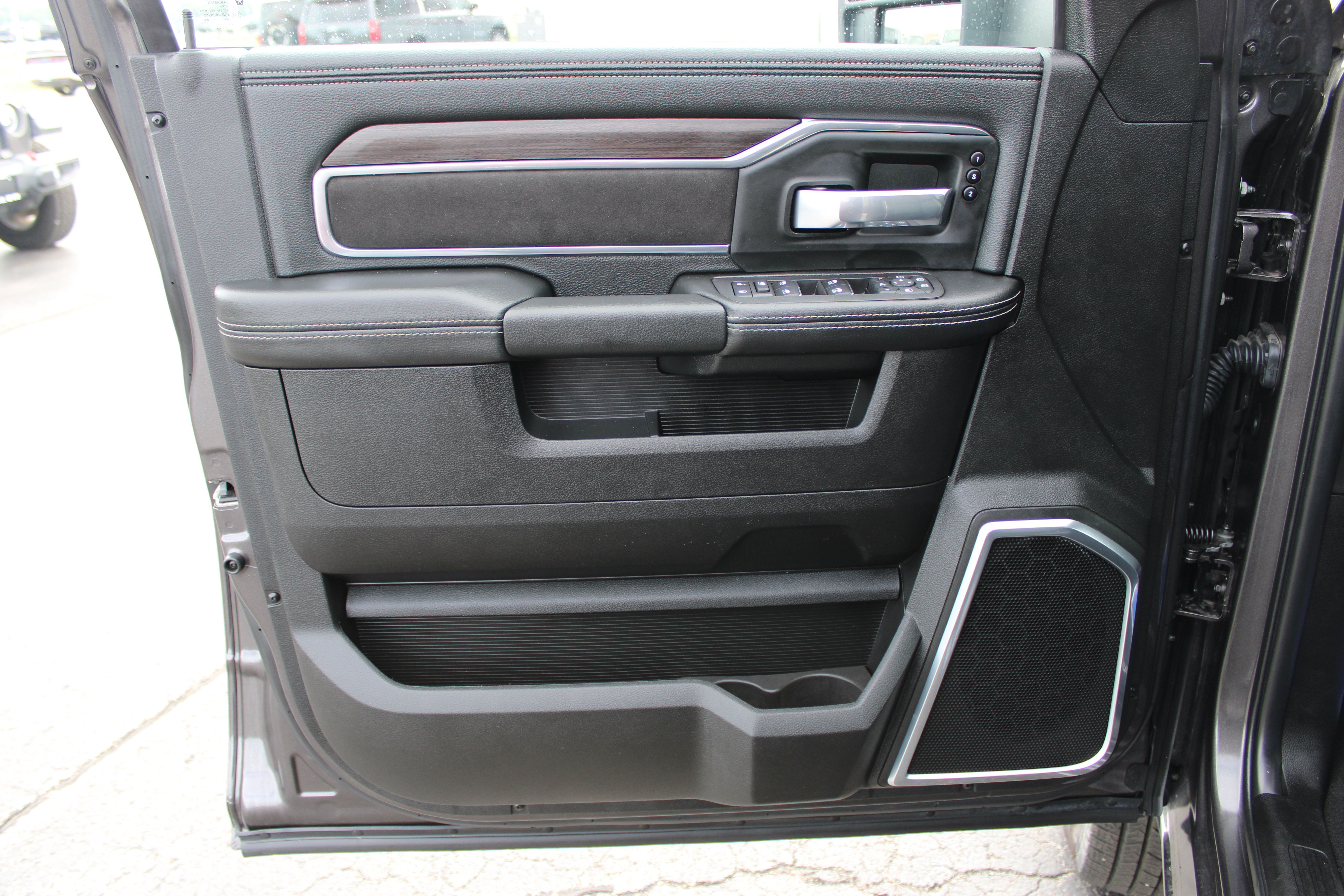 Used 2025 RAM 3500 Laramie w/ Night Edition AWD/4WD image 11