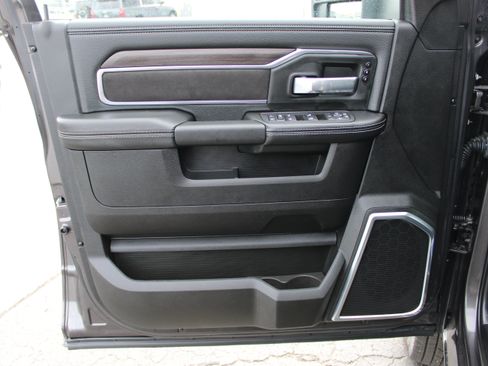 Used 2025 RAM 3500 Laramie w/ Night Edition AWD/4WD image 11
