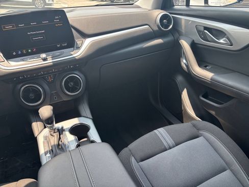 Used 2025 Chevrolet Blazer LT FWD image 29
