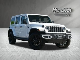 Used 2025 Jeep Wrangler Sahara video 2