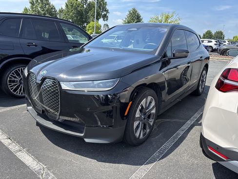 Used 2024 BMW iX xDrive50 w/ Convenience Package AWD/4WD image 10