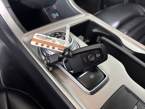 Used 2024 Ford Edge SEL image 18