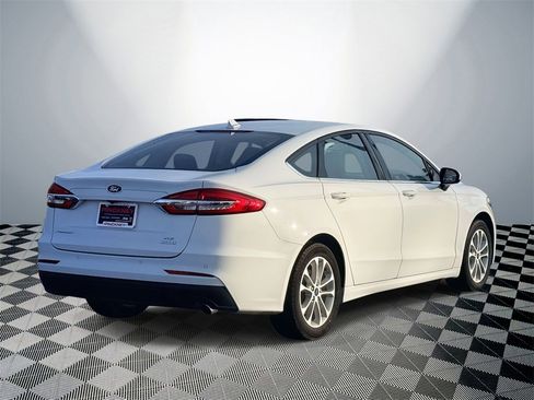 Used 2020 Ford Fusion SE image 5