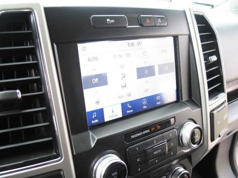 Used 2019 Ford F150 Lariat w/ Equipment Group 502A Luxury AWD/4WD image 39
