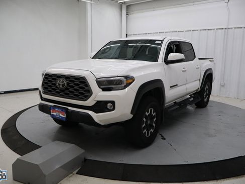 Used 2023 Toyota Tacoma TRD Off-Road w/ Technology Package image 10