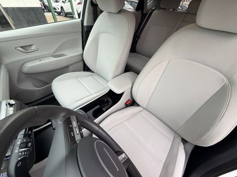 Used 2025 Hyundai Kona SEL image 36