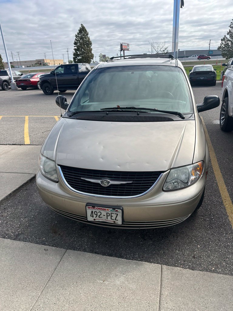 Used 2004 Chrysler Town & Country LX w/ Popular Equipment Group FWD image 6