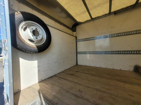 Used 2021 Ford E-450 and Econoline 450 Super Duty RWD image 27