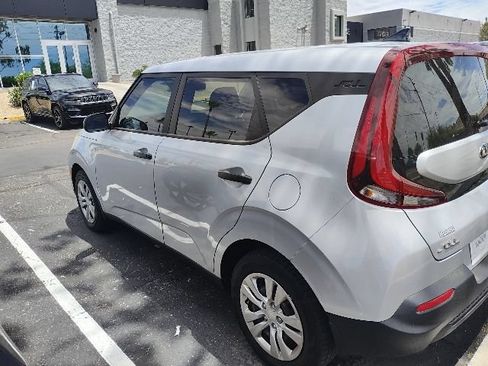 Used 2020 Kia Soul LX FWD image 16