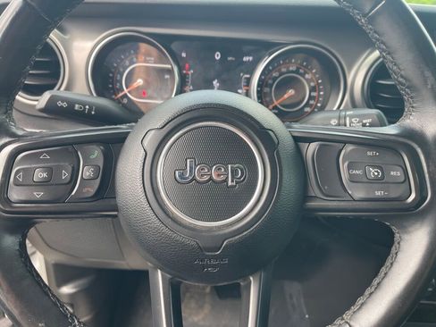 Used 2022 Jeep Gladiator Sport AWD/4WD image 17