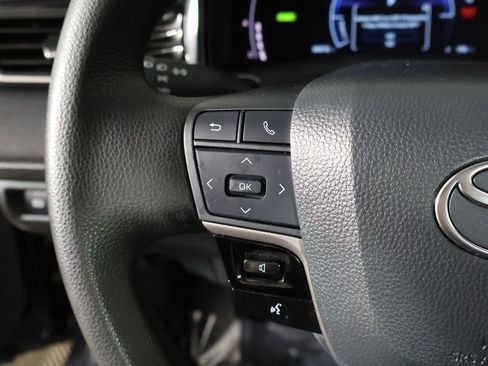 Used 2025 Toyota Camry LE FWD image 29