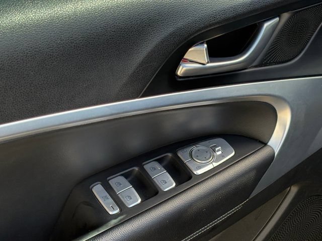 Used 2023 Genesis G70 2.0T AWD/4WD image 17