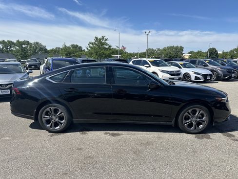 Used 2023 Honda Accord EX image 3