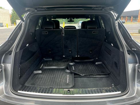 Used 2021 Porsche Cayenne image 32