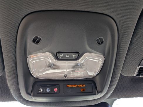 Used 2021 Chevrolet TrailBlazer RS w/ Convenience Package image 28