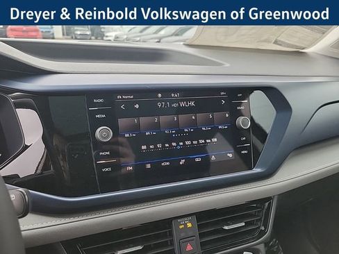 New 2024 Volkswagen Taos SE image 24