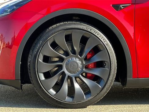 Used 2023 Tesla Model Y Performance image 30
