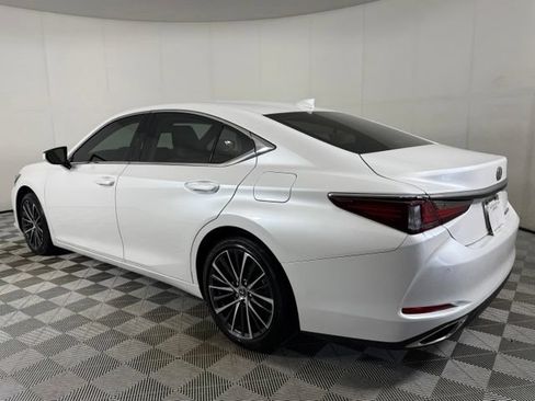 Used 2024 Lexus ES 350 w/ Premium Package FWD image 9
