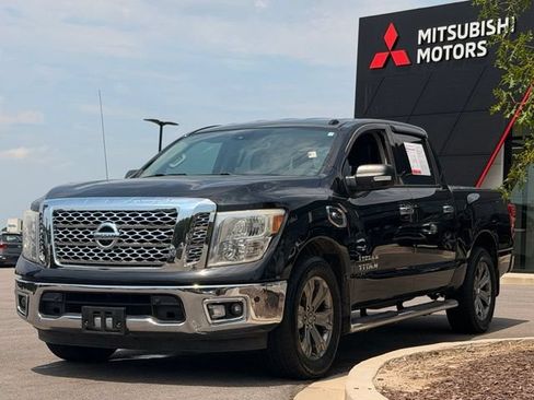 Used 2017 Nissan Titan SV RWD image 8