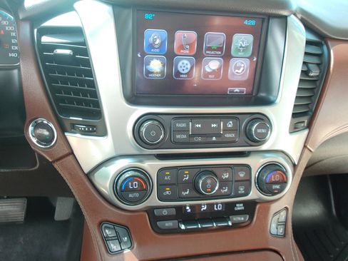 Used 2017 Chevrolet Suburban Premier RWD image 20
