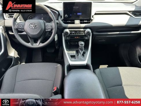 Used 2023 Toyota RAV4 LE AWD/4WD image 18