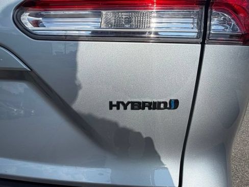 Used 2024 Toyota Corolla Cross AWD Hybrid image 38
