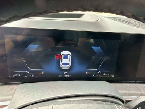 Certified 2024 BMW X5 xDrive50e w/ Premium Package AWD/4WD image 28