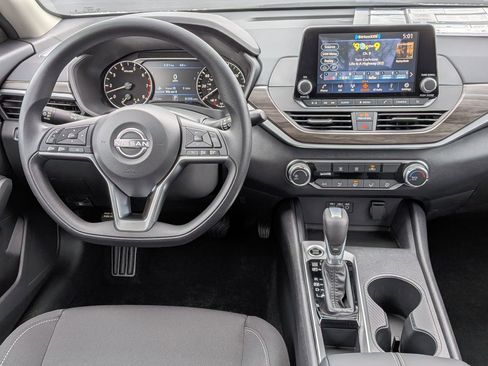 New 2025 Nissan Altima 2.5 SV image 26