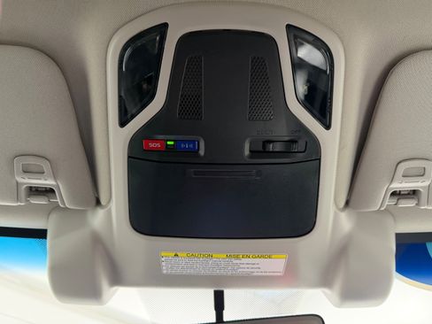 Used 2020 Subaru Outback Premium image 16