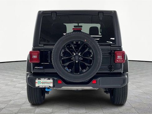 Used 2023 Jeep Wrangler Unlimited Sahara image 5