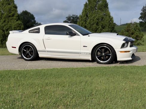 Used 2007 Ford Mustang GT RWD image 16