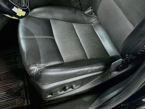Used 2018 Chevrolet Impala LT FWD image 21
