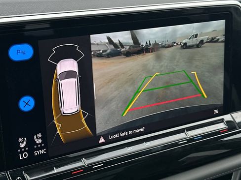 Used 2025 Volkswagen Atlas Peak Edition SE image 22