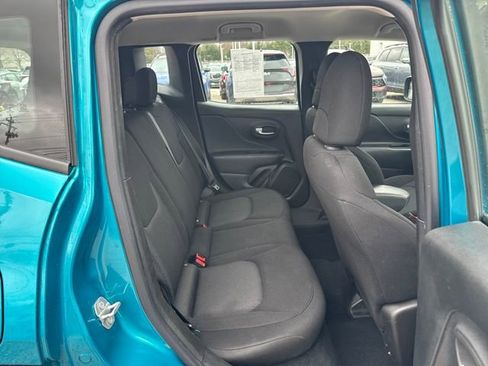 Used 2022 Jeep Renegade Sport image 12