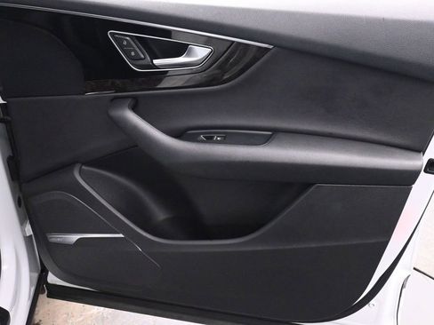 Used 2017 Audi Q7 3.0T Prestige image 21