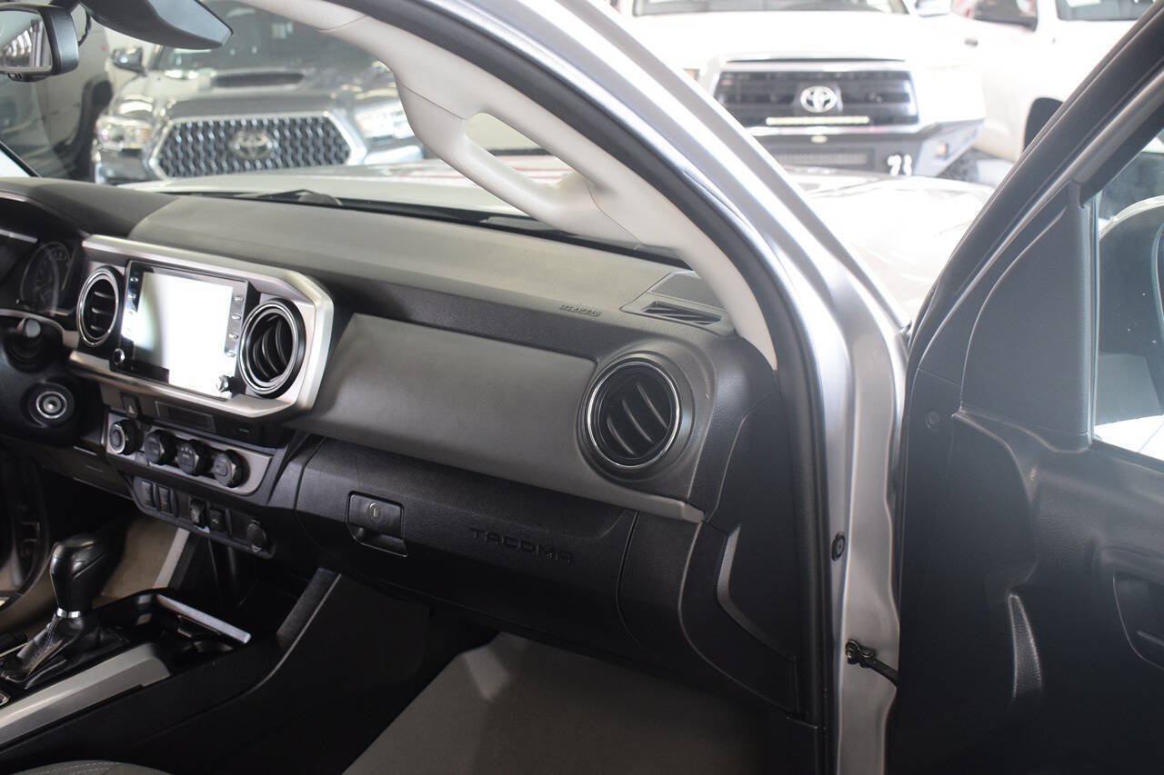 Used 2021 Toyota Tacoma SR5 w/ Technology Package AWD/4WD image 20