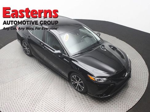 Used 2019 Toyota Camry SE image 5