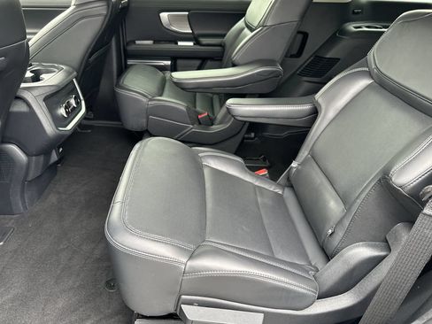 Used 2025 Ford Expedition Platinum AWD/4WD image 15