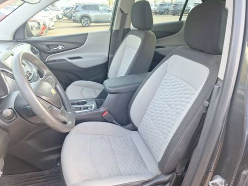 Used 2019 Chevrolet Equinox LS FWD image 9
