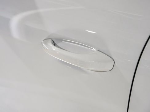 Used 2024 Porsche Cayenne Base image 43