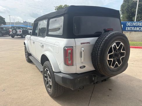 Used 2023 Ford Bronco Outer Banks AWD/4WD image 3