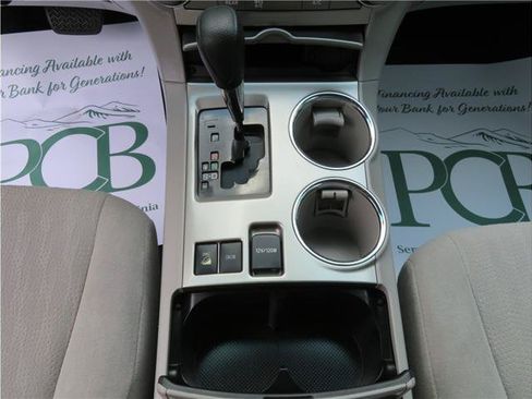 Used 2011 Toyota Highlander 4WD w/ Cold Weather Pkg image 7