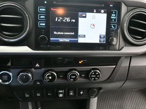 Used 2018 Toyota Tacoma TRD Sport w/ Technology Package image 21