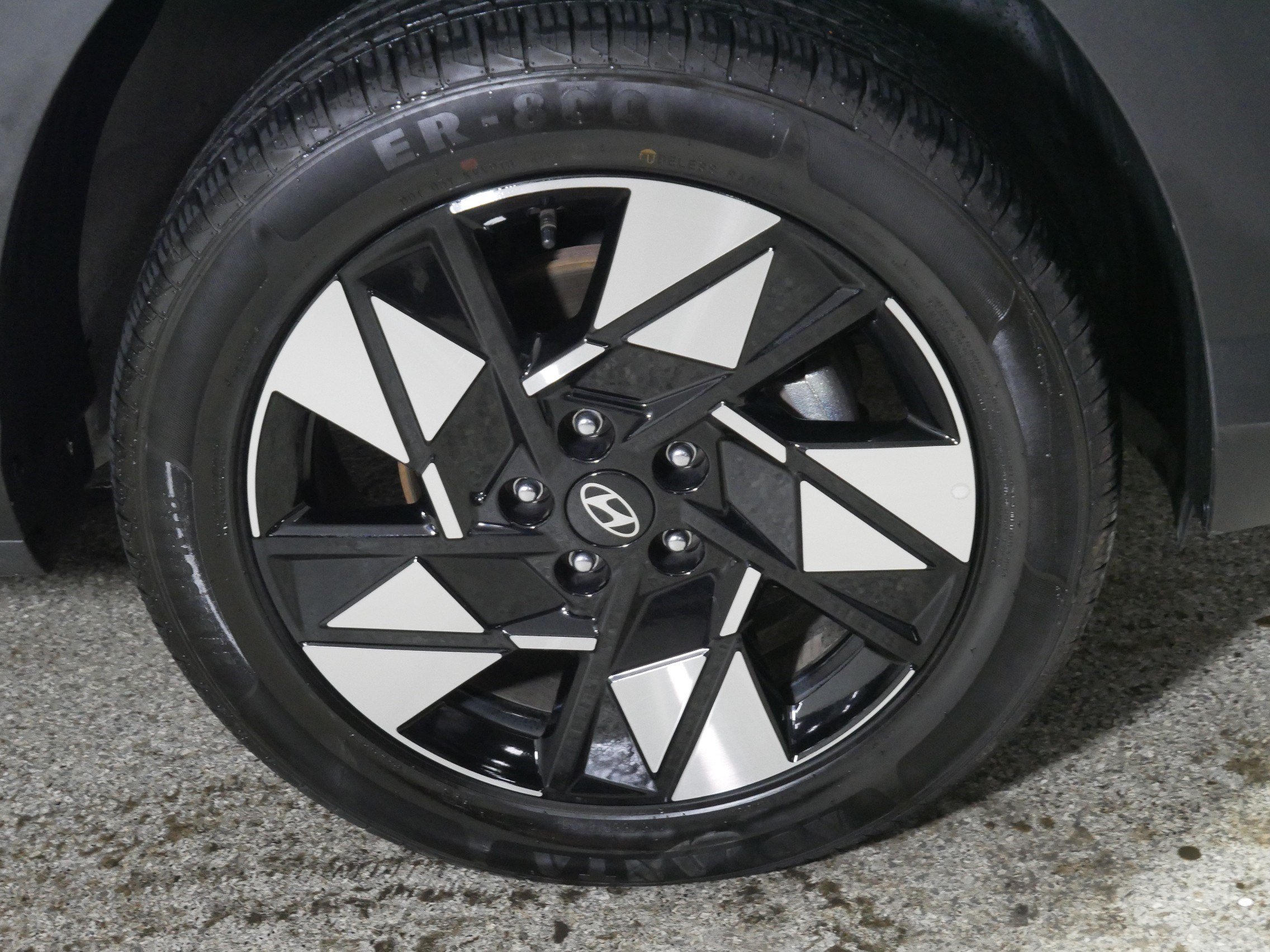 Certified 2025 Hyundai Kona SEL AWD/4WD image 15