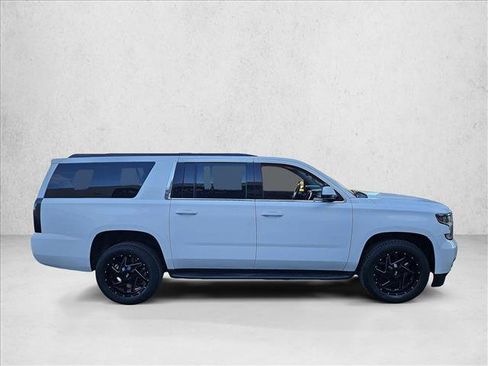 Used 2020 Chevrolet Suburban LT AWD/4WD image 4