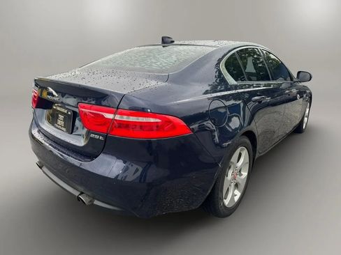 Used 2017 Jaguar XE RWD image 9