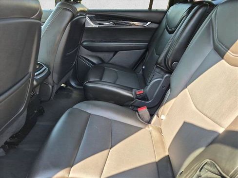 Used 2025 Cadillac XT6 Premium Luxury AWD/4WD image 20