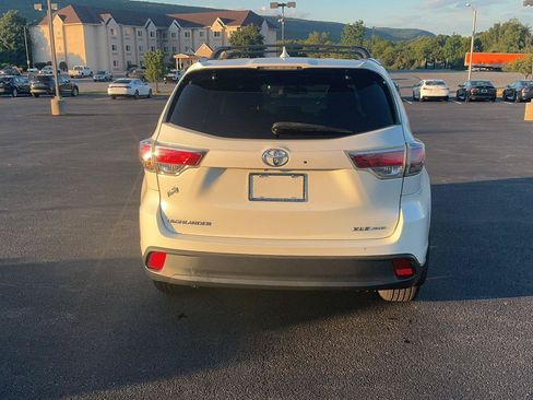 Used 2015 Toyota Highlander XLE AWD/4WD image 8