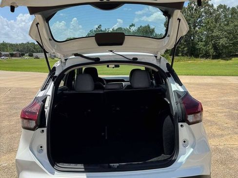Used 2023 Nissan Kicks SR w/ SR Premium Package FWD image 14