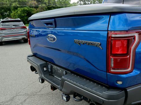 Used 2017 Ford F150 Raptor w/ Equipment Group 802A Luxury AWD/4WD image 5
